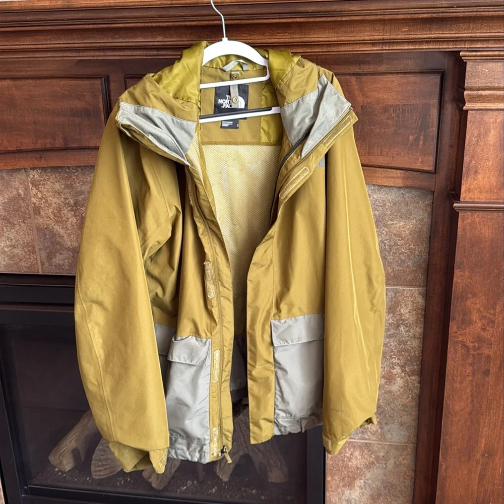 THE NORTH FACE Men's CLEMENT TRICLIMATE Jacket Green/Gray SMALL 2 coats in 1